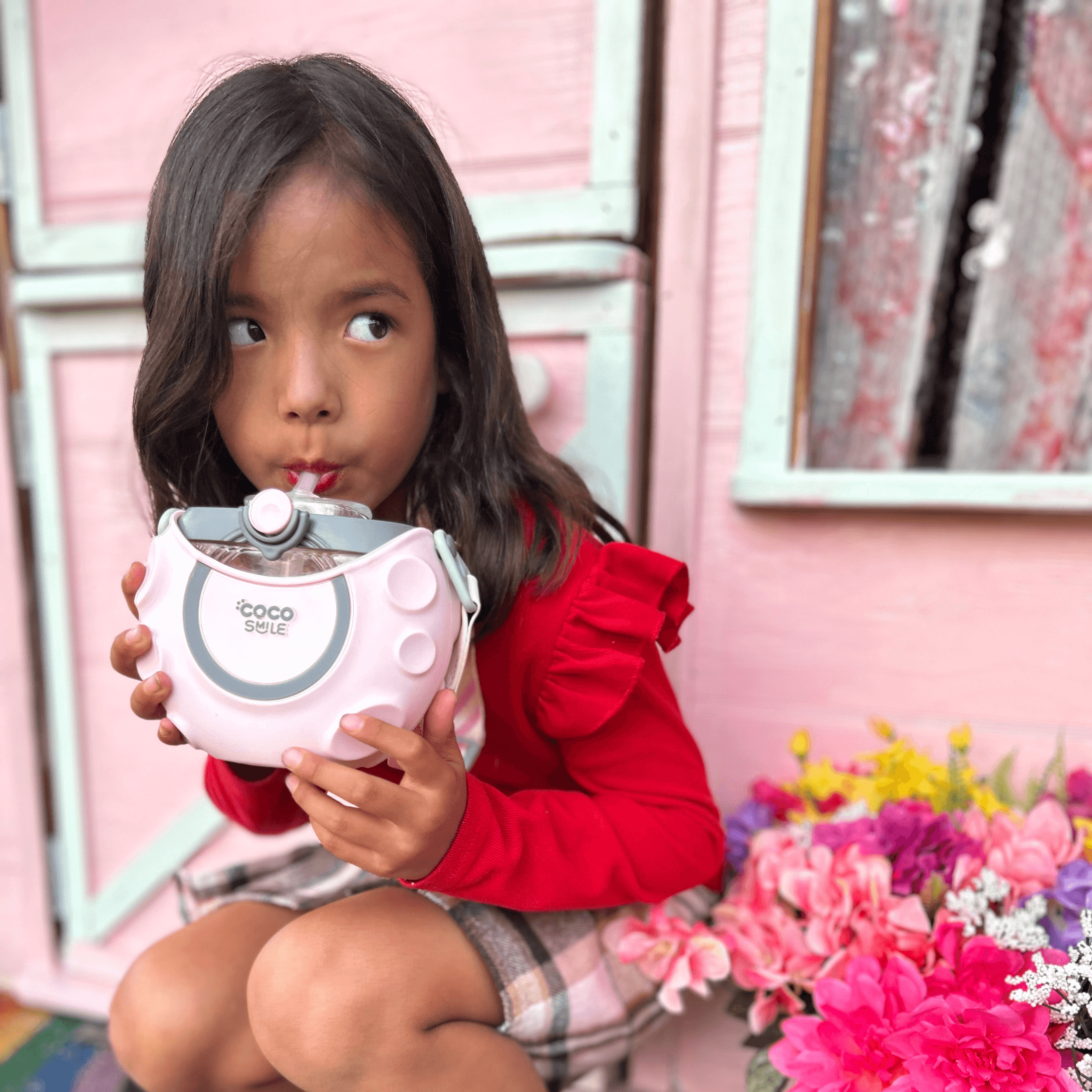Astronaut Straw Round Bottle.