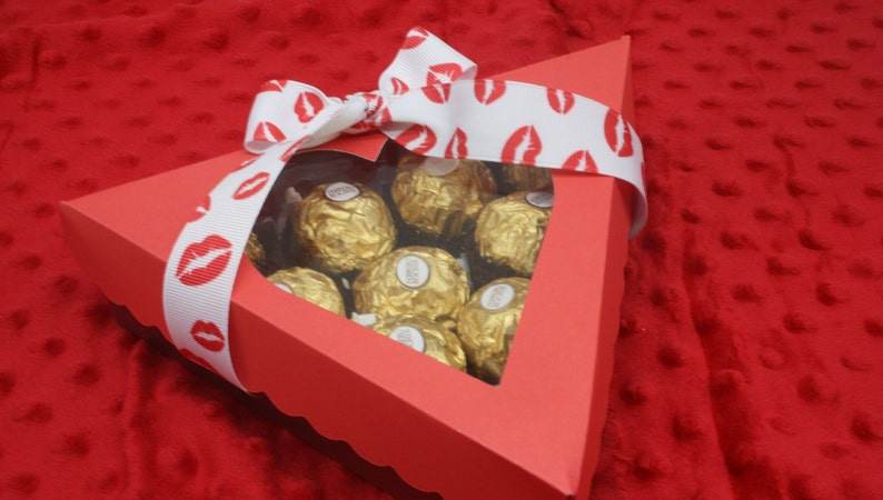 Valentines gift box, chocolate, bulk gift, gifts for him, her, teachers, coworkers, boss, classroom, special occasion - Infinity Beyond Crafts